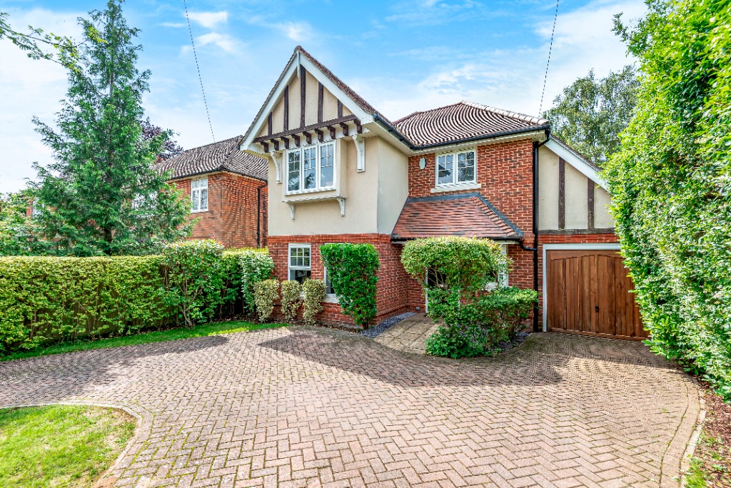 4 Bedroom Property For Sale in Maidenhead £850,000